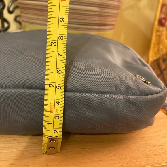 Lululemon Everywhere Gray Belt Bag Crossbody Purse Waist Fanny Pack Travel GUC - Picture 11 of 15